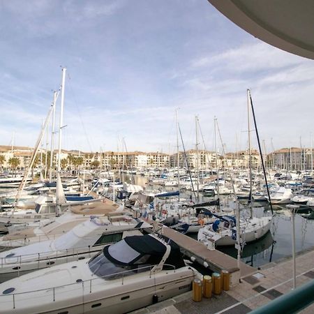 Apartment With Balcony And View On The Port Fréjus Eksteriør billede