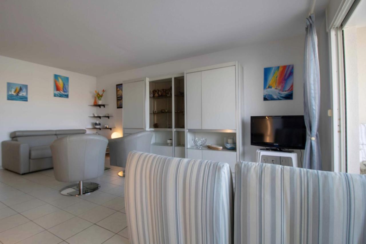Apartment With Balcony And View On The Port Fréjus Eksteriør billede