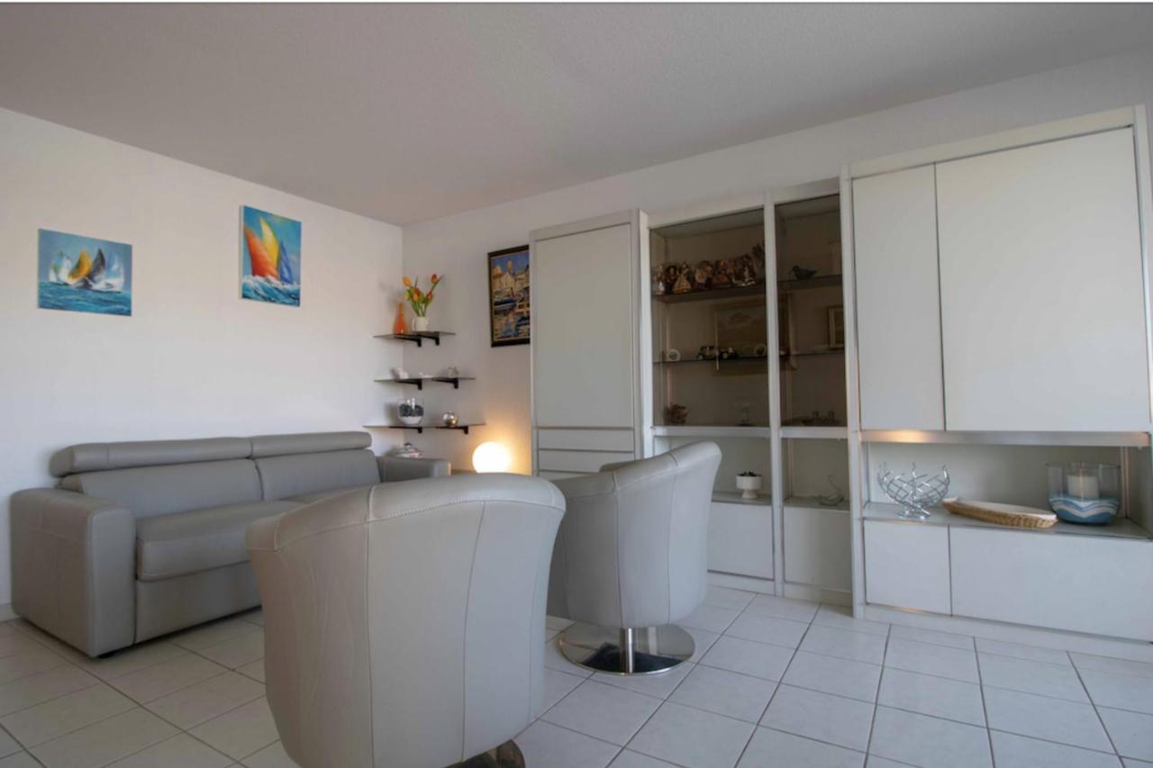 Apartment With Balcony And View On The Port Fréjus Eksteriør billede